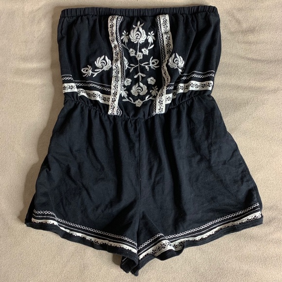 A tube romper - Picture 1 of 2
